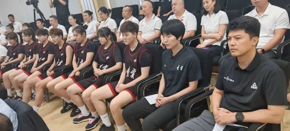 NYk, om, 执教履历 NYk, om, 执教履历