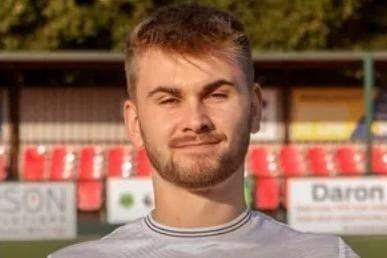 src, 岁的比利, 关人员来说