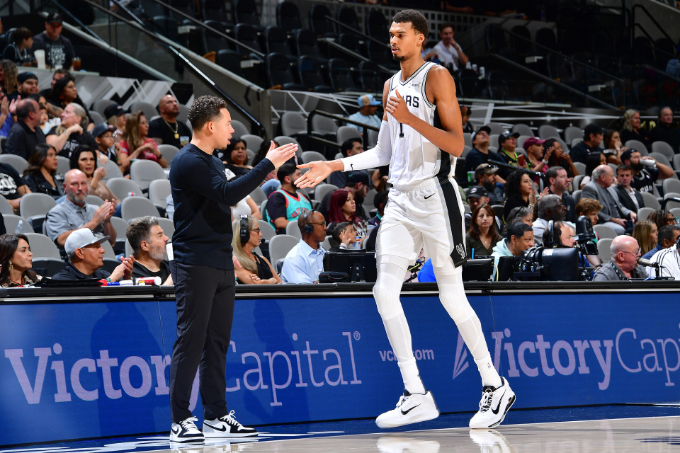 暂停已经无, 马刺前四场, com